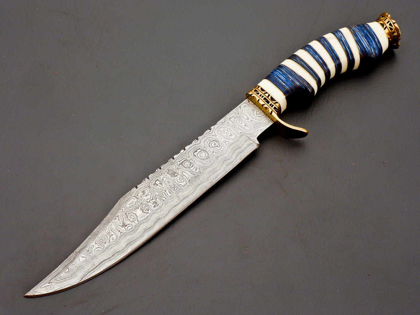 Handmade Damascus Steel Hunting Knife – Blue & White Stacked Handle, Brass Guard, Razor-Sharp Blade + Leather Sheath