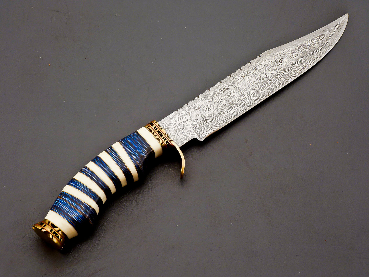 Handmade Damascus Steel Hunting Knife – Blue & White Stacked Handle, Brass Guard, Razor-Sharp Blade + Leather Sheath