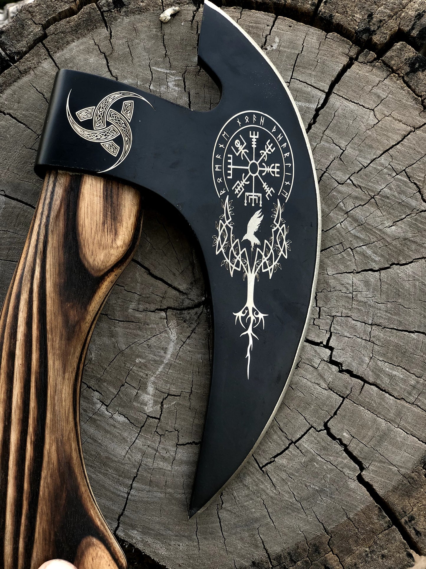 Viking Pizza Axe – Pizza Cutter with Norse Engravings | Ash Wood Handle | NovaFang