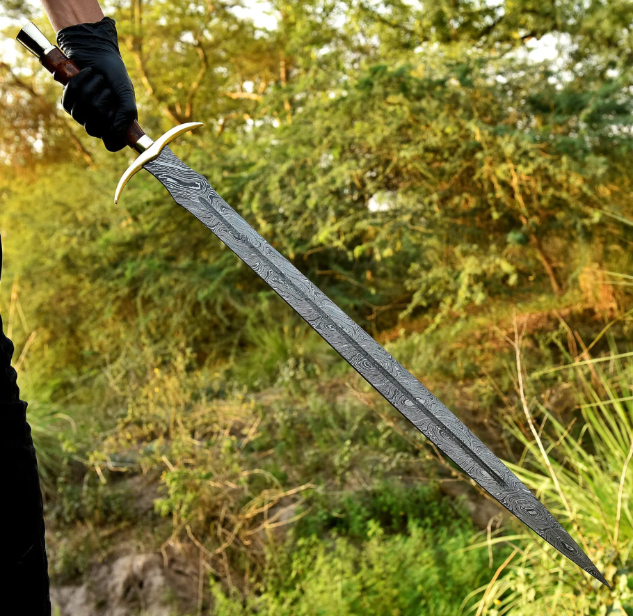 Hand-Forged Damascus Steel Longsword | Brass Guard & Walnut Grip | Collectible Medieval Sword | Custom Handmade Gift