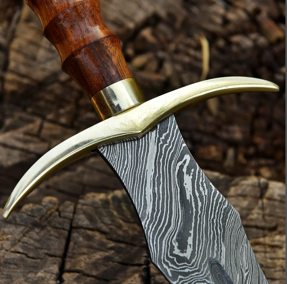 Hand-Forged Damascus Steel Longsword | Brass Guard & Walnut Grip | Collectible Medieval Sword | Custom Handmade Gift
