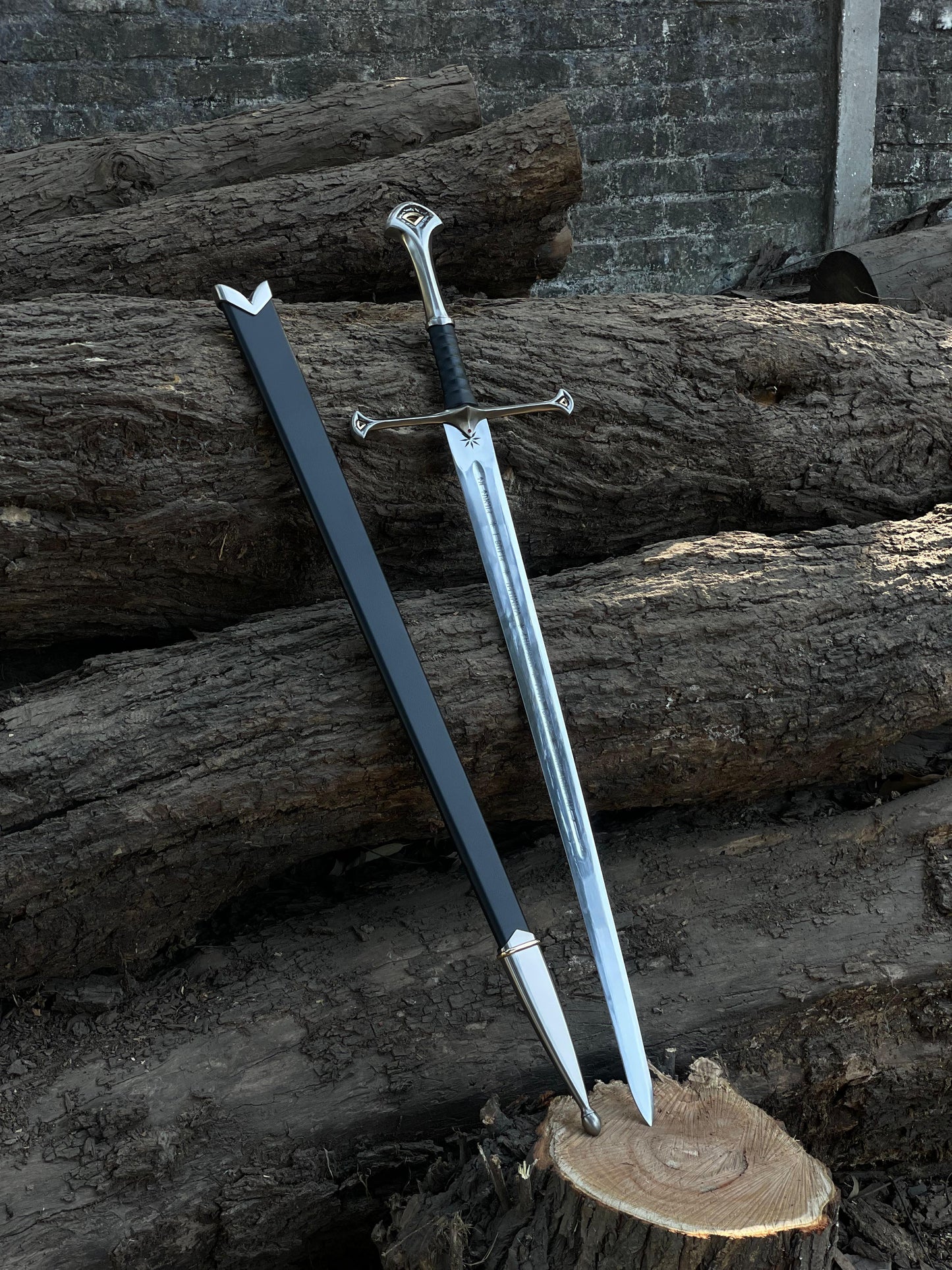 Anduril Narsil-Inspired Fantasy Sword Replica – 42" Stainless Steel LotR Style Collectible with Scabbard | Premium Display Sword USA