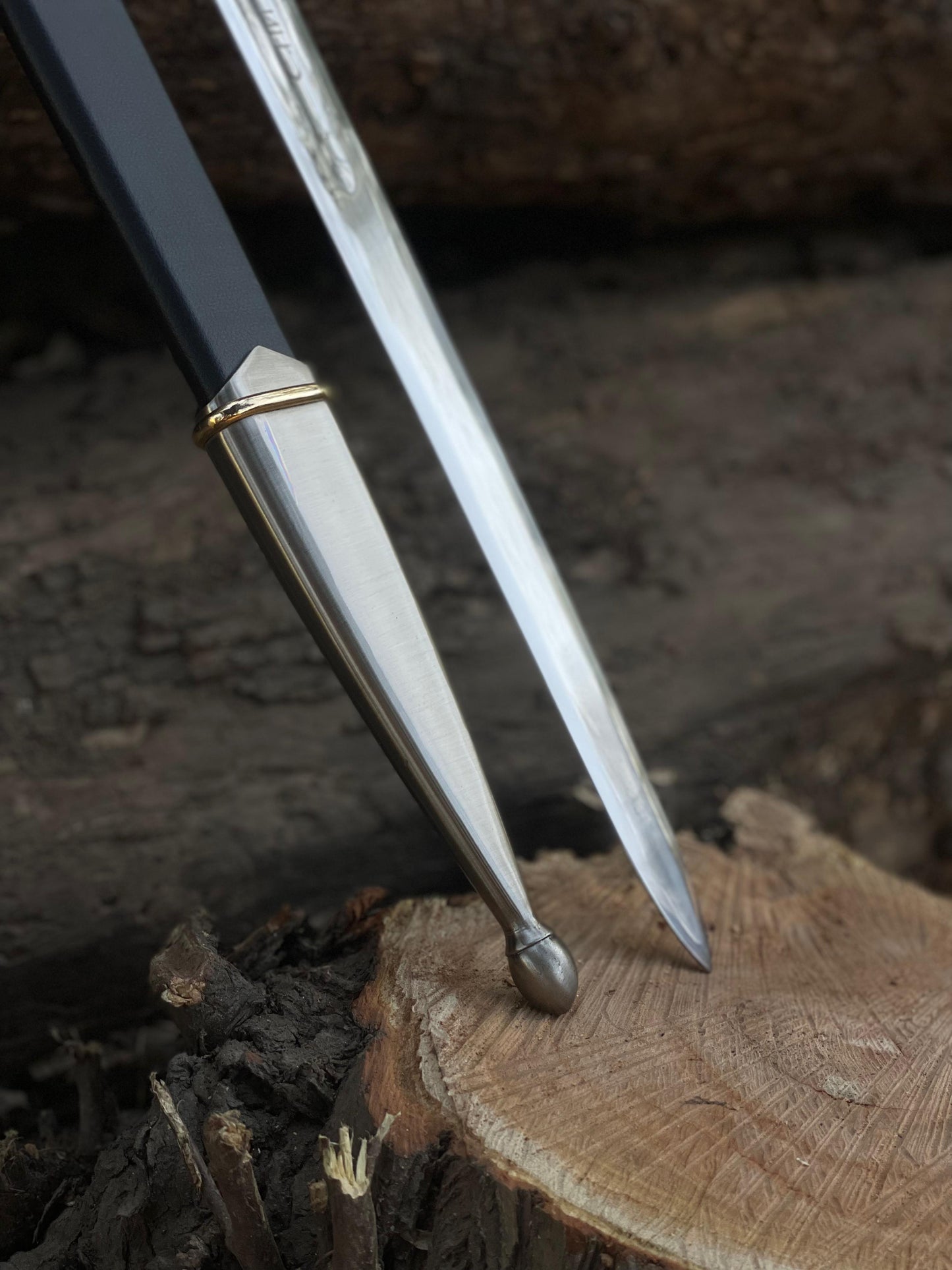 Anduril Narsil-Inspired Fantasy Sword Replica – 42" Stainless Steel LotR Style Collectible with Scabbard | Premium Display Sword USA