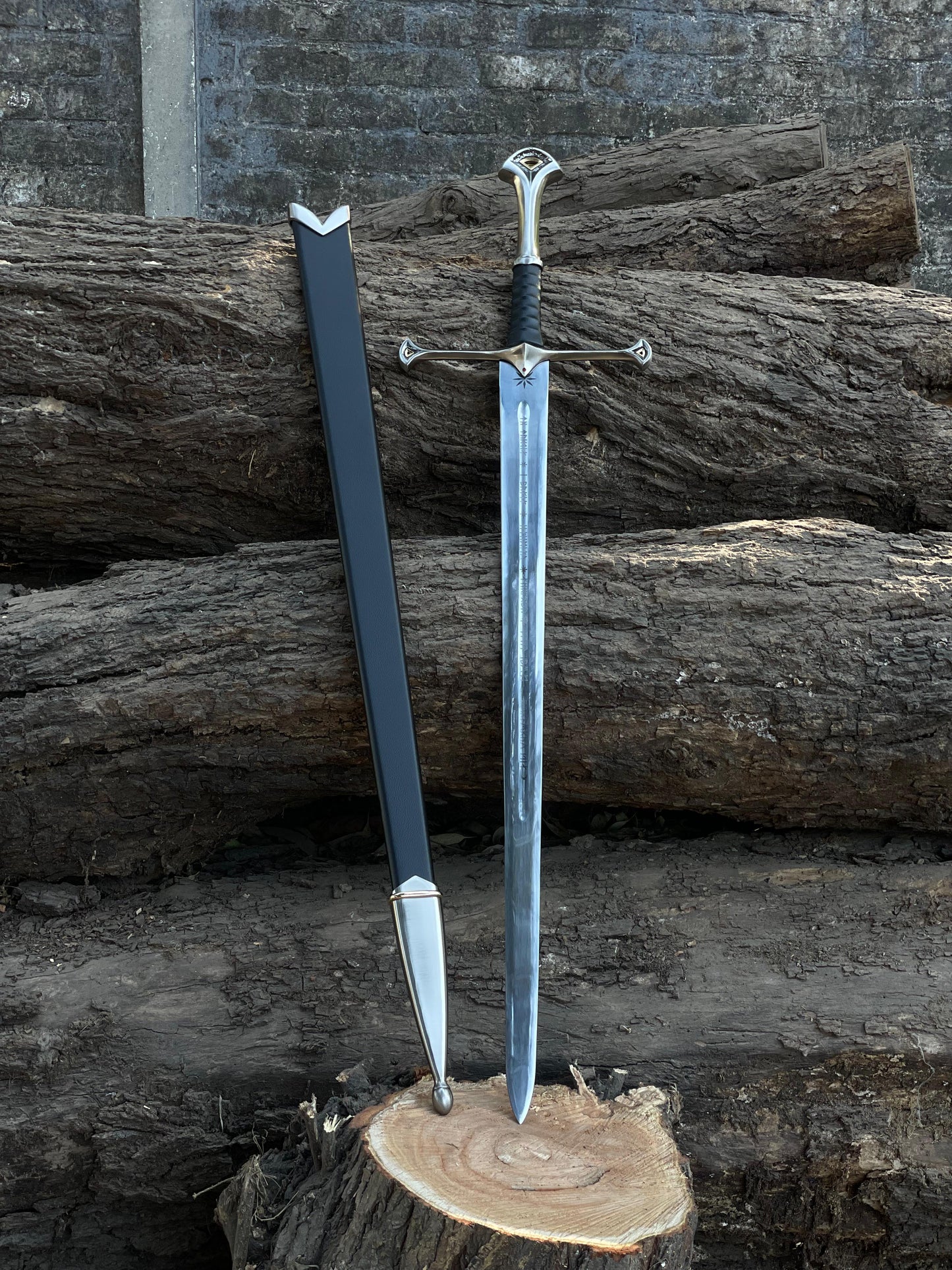 Anduril Narsil-Inspired Fantasy Sword Replica – 42" Stainless Steel LotR Style Collectible with Scabbard | Premium Display Sword USA